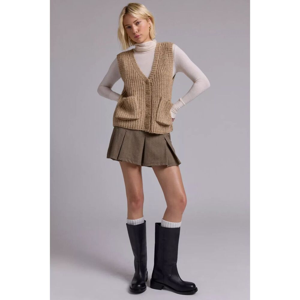 BDG Gerry Oversized Sweater Vest Urban Outfitters Chunky Knit Cropped Button